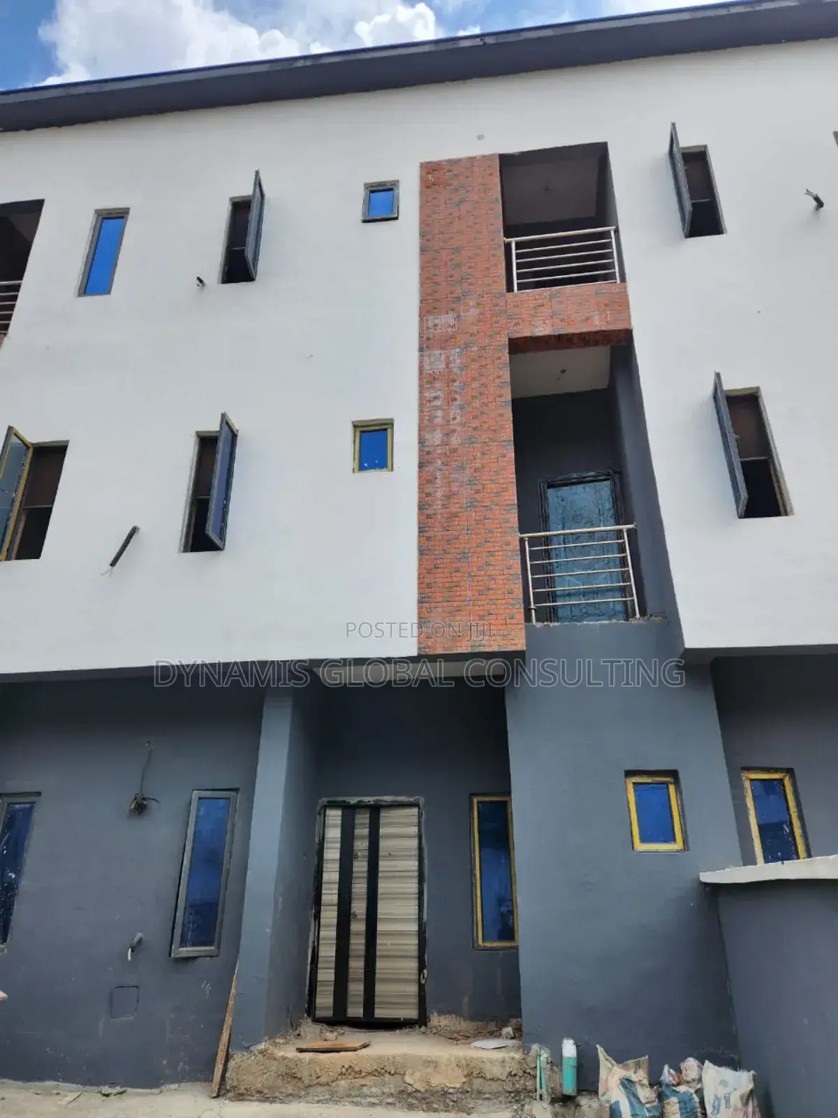 4bdrm Townhouse/Terrace in Magodo Phase 2 Gra for Sale in GRA Phase 2 Shangisha