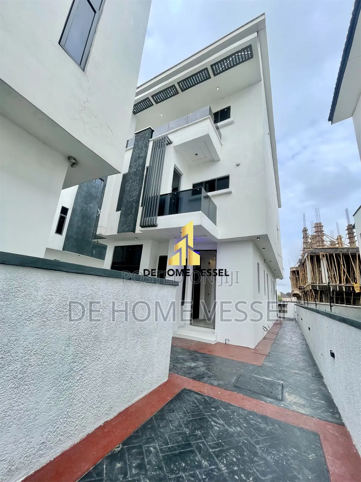 5bdrm Duplex in Ikate for sale in Ikate