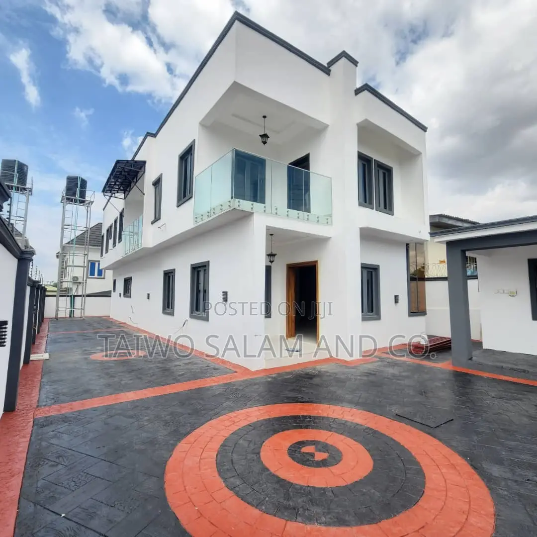 4bdrm Duplex in Oluyole Estate for sale in Oluyole Estate