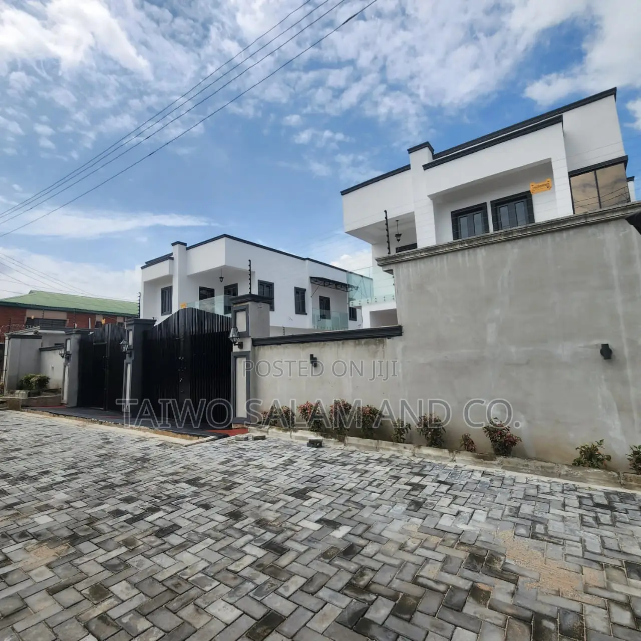 4bdrm Duplex in Oluyole Estate for sale in Oluyole Estate