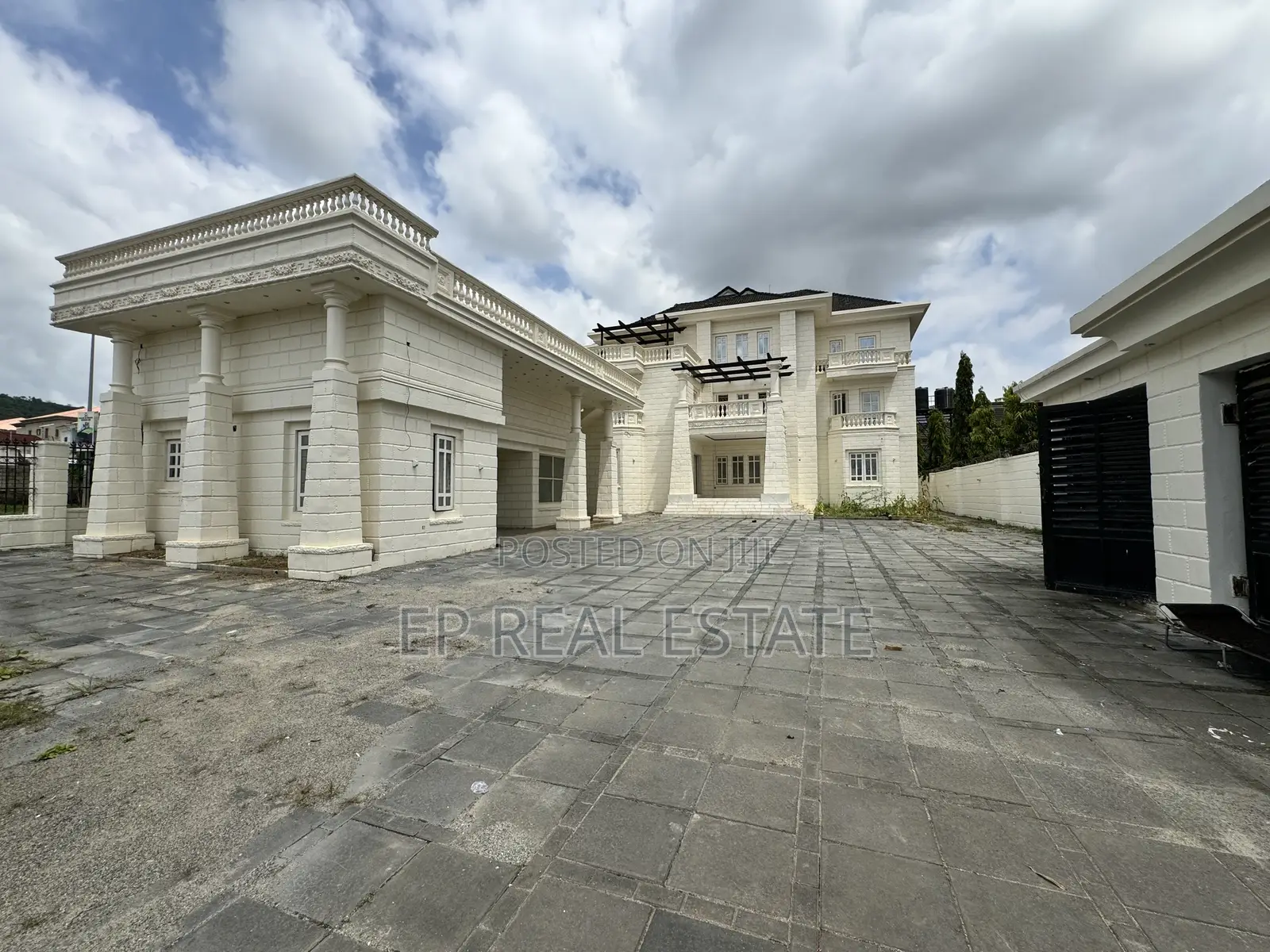 7bdrm Duplex in Katampe Extension for sale in Katampe Extension