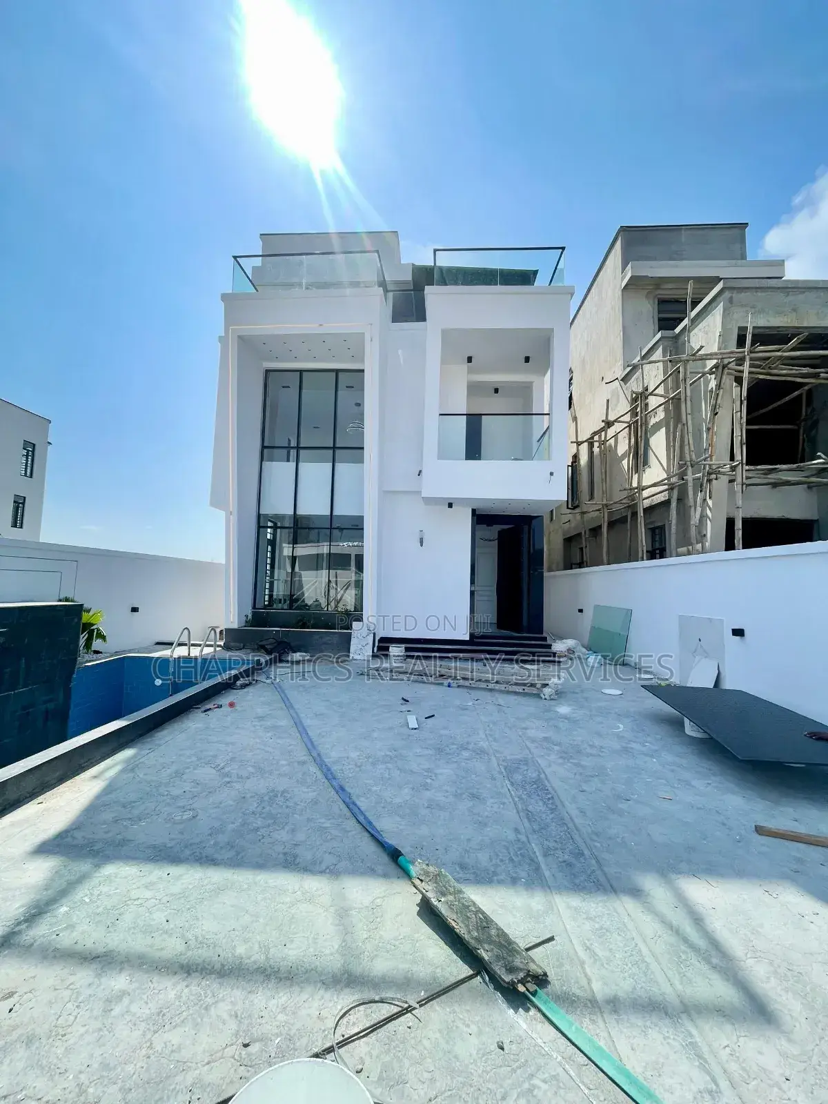 5bdrm Duplex in Lekki Phase 1 for sale in Lekki Phase 1
