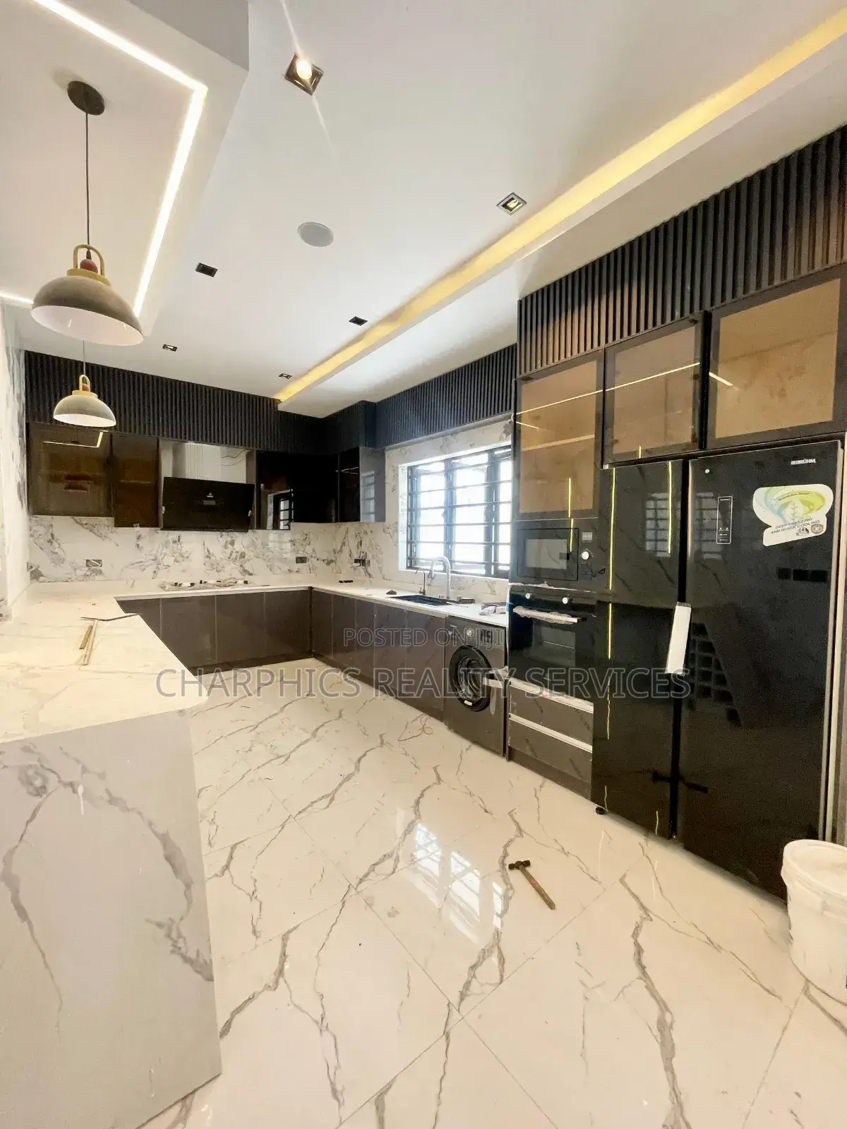 5bdrm Duplex in Lekki Phase 1 for sale in Lekki Phase 1