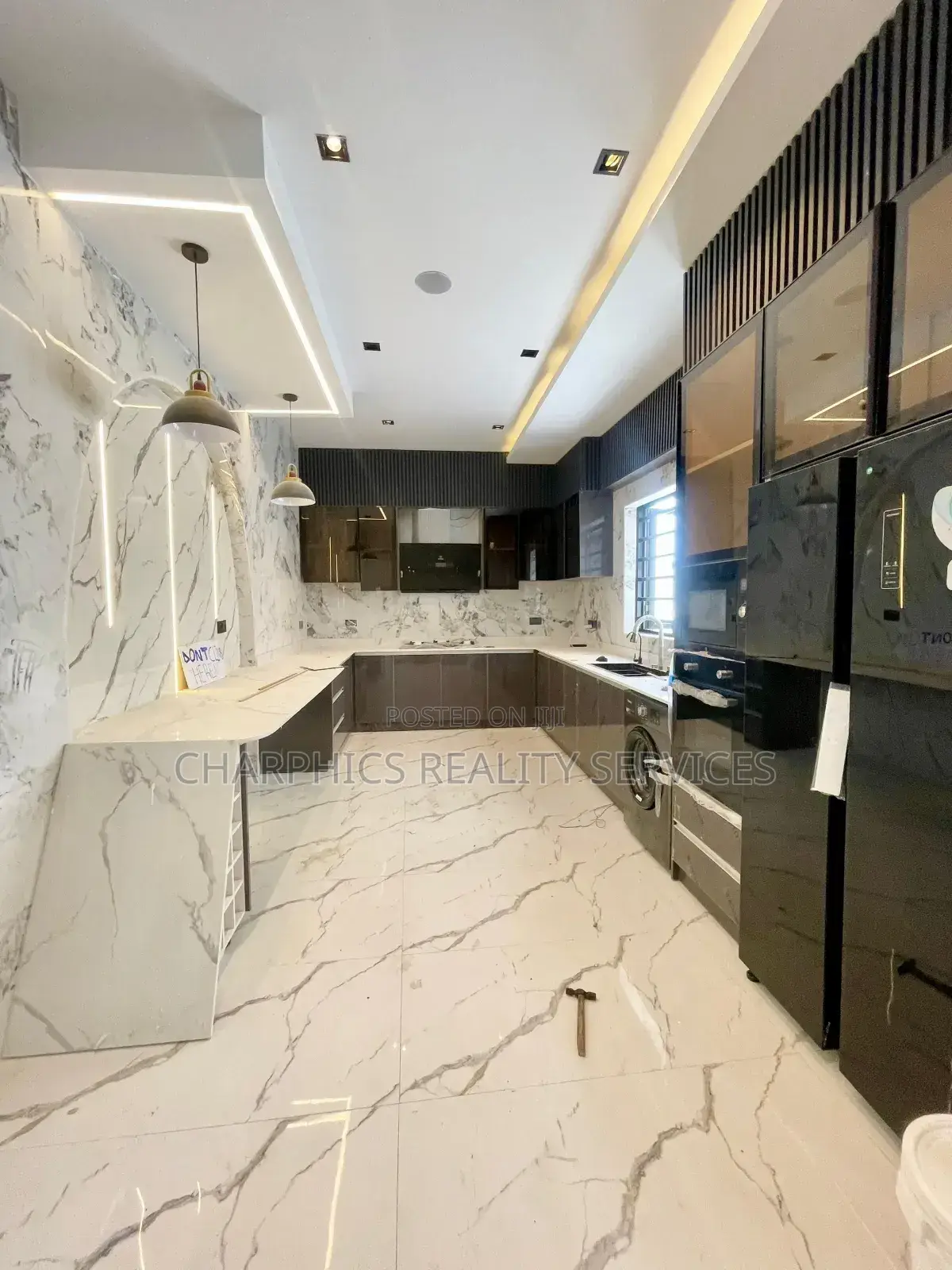 5bdrm Duplex in Lekki Phase 1 for sale in Lekki Phase 1