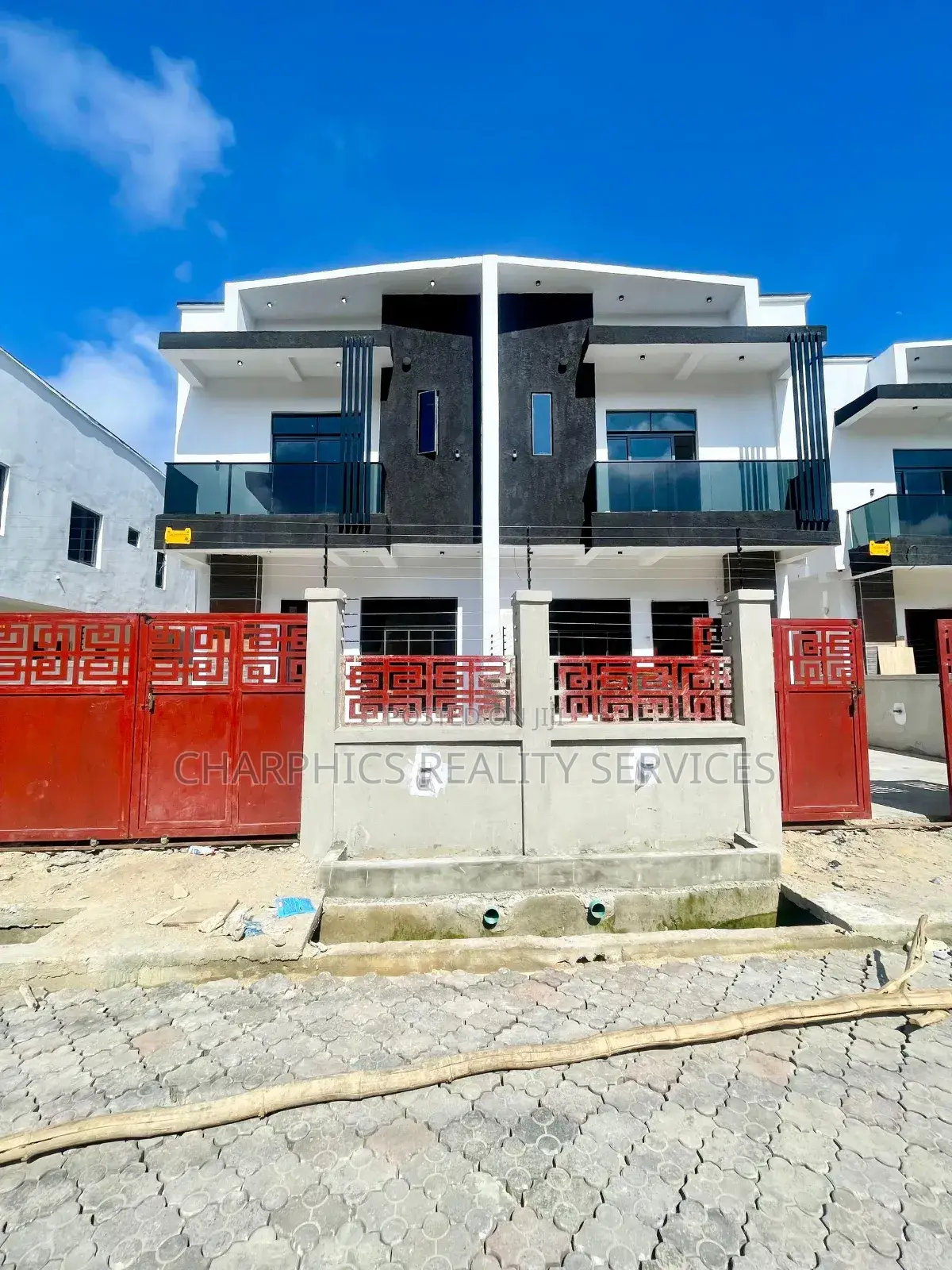 4bdrm Duplex in Ikota for sale in Ikota