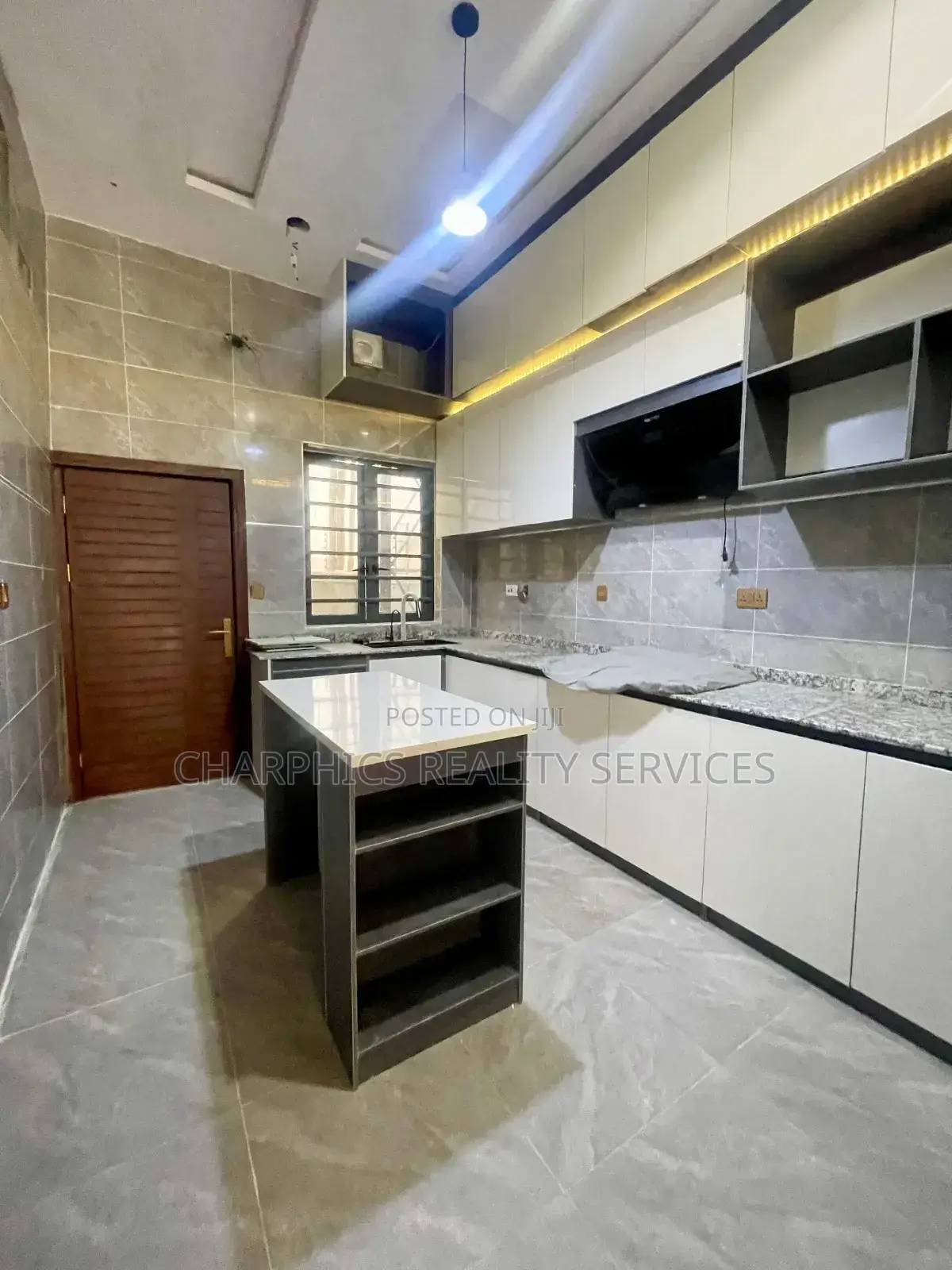 4bdrm Duplex in Ikota for sale in Ikota