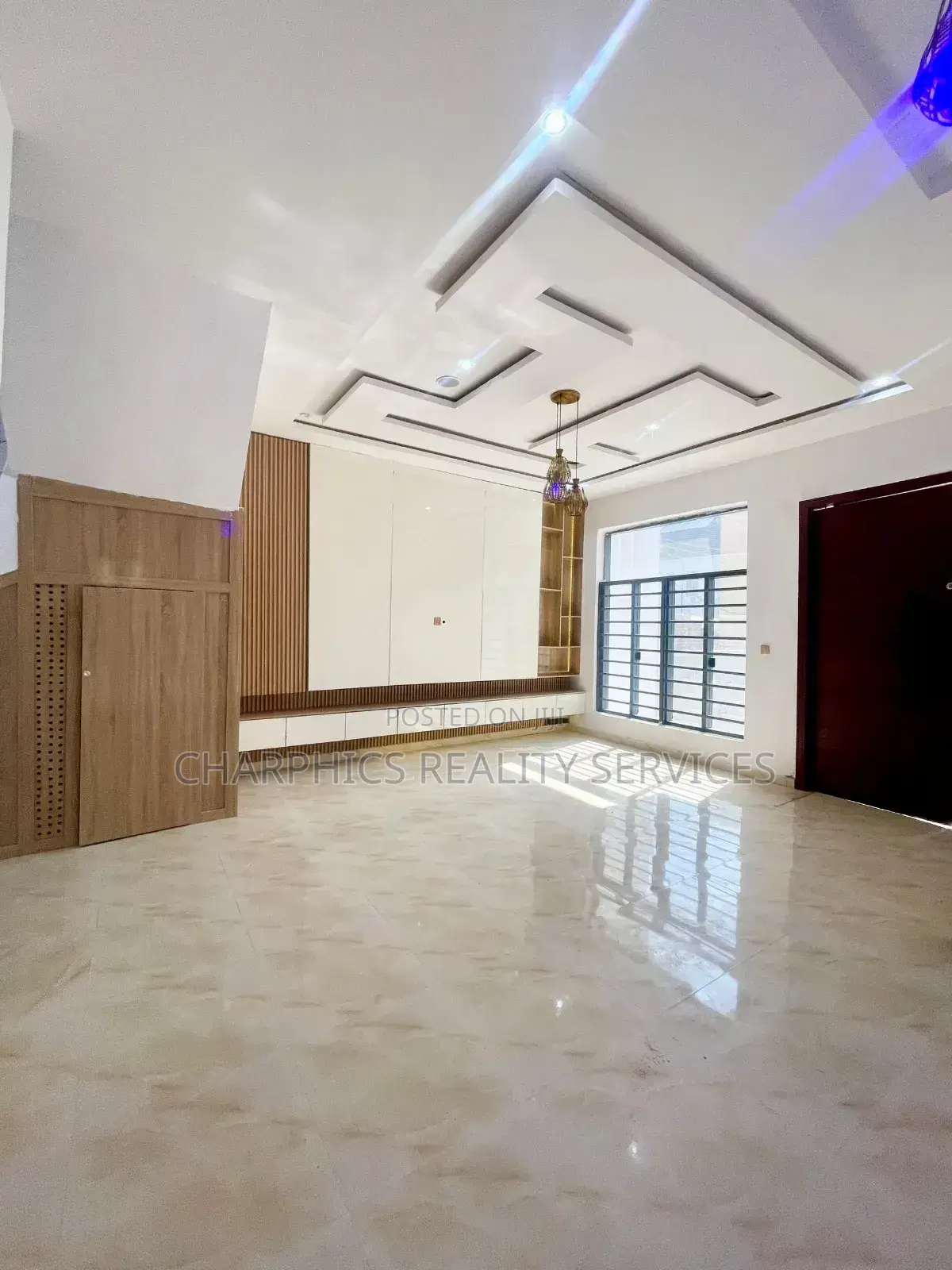 4bdrm Duplex in Ikota for sale in Ikota