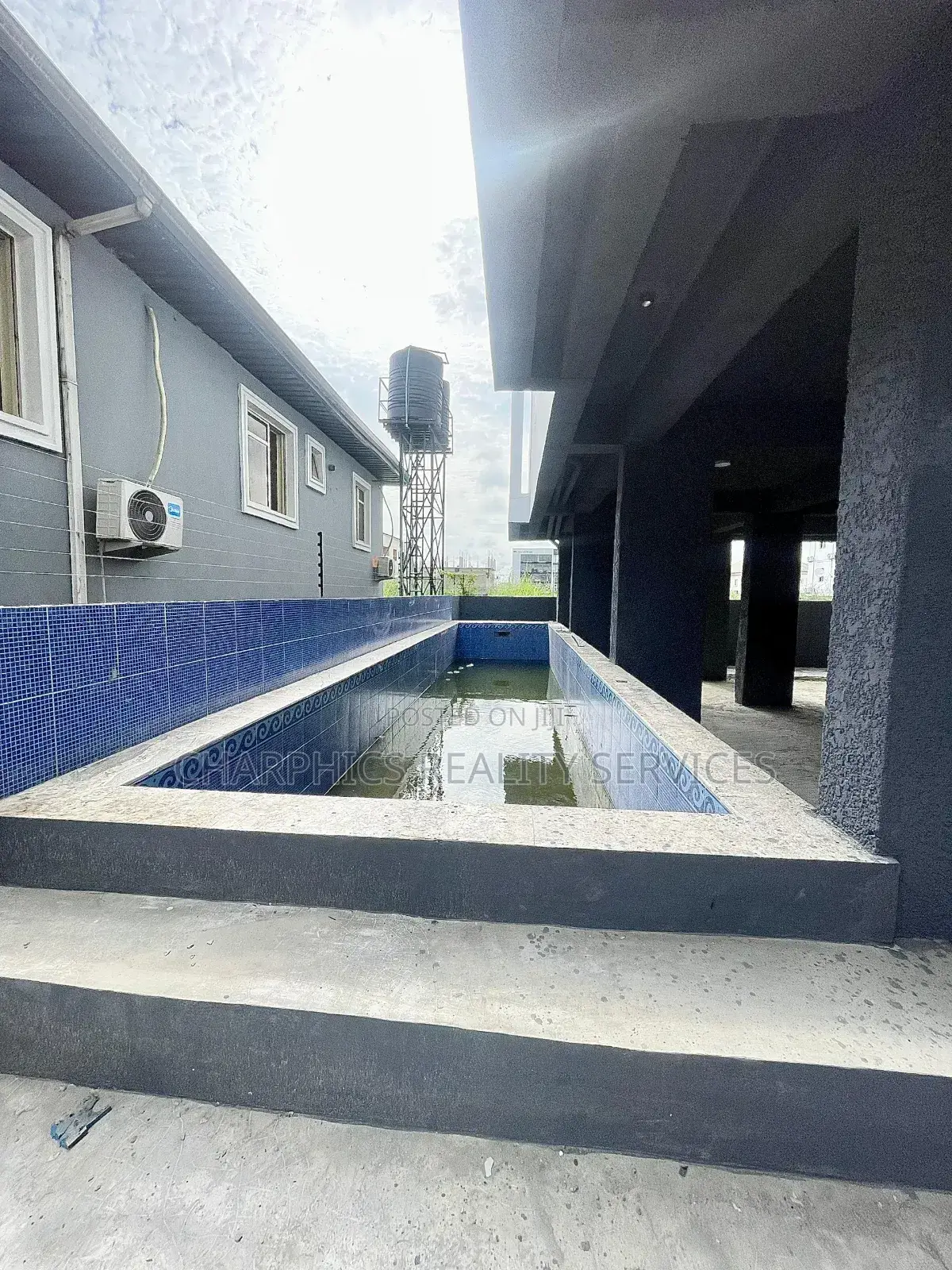 3bdrm Apartment in Ikate for sale in Ikate