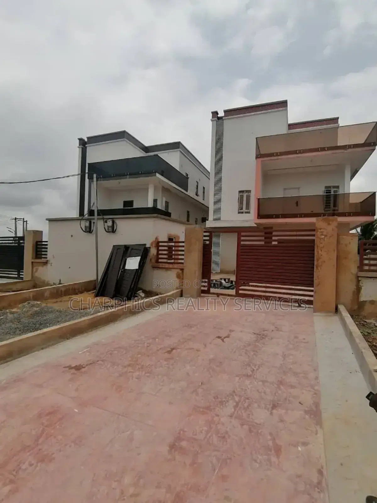 5bdrm Duplex in Omole Phase 2 for sale in Omole Phase 2