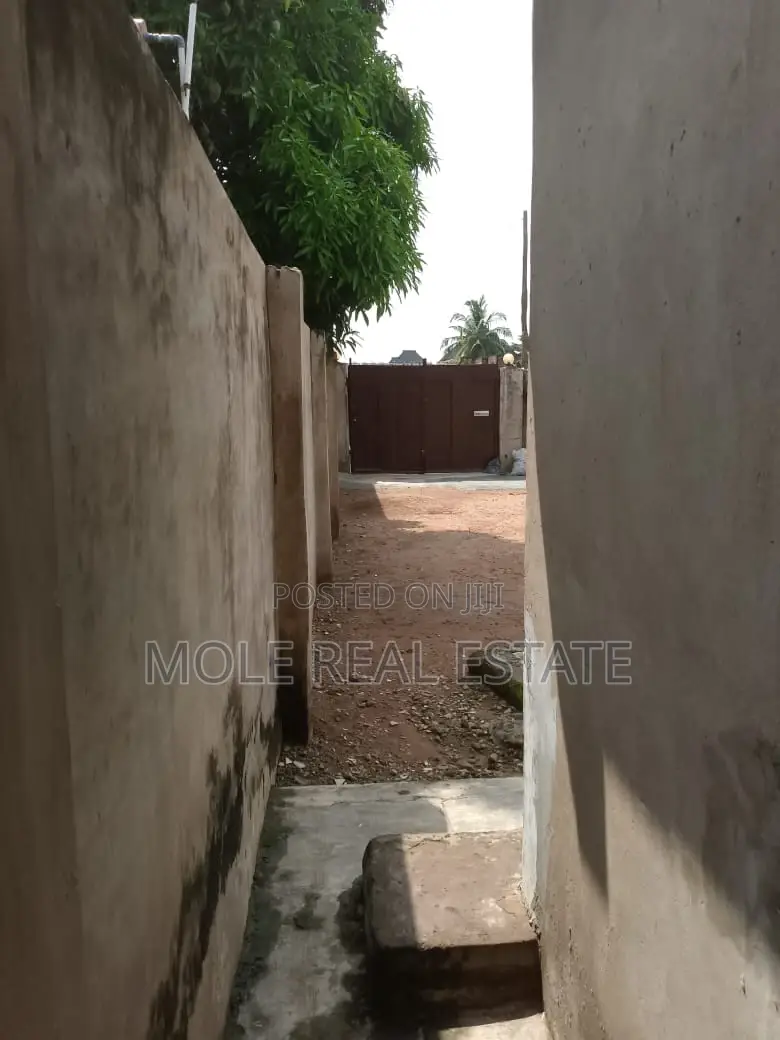 600msq by the Road Hotel Bustop Lasu Express in Ikotun/Igando