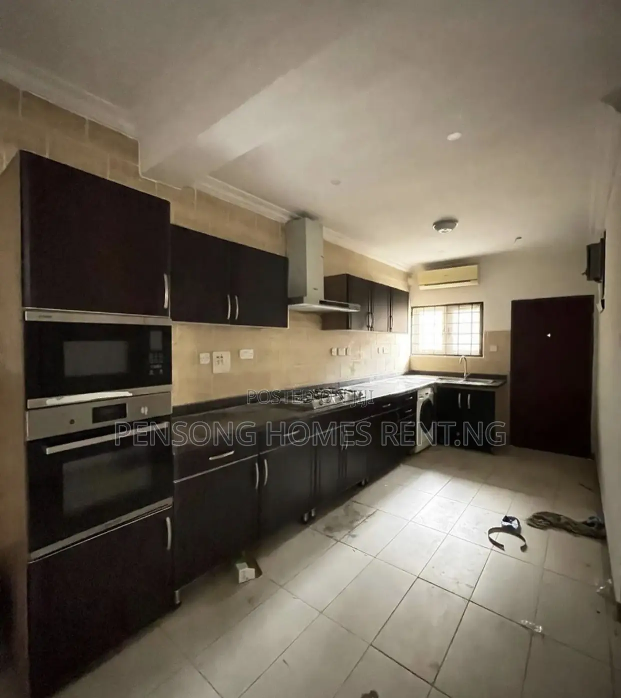 8bdrm Apartment in Lekki Phase 1 for rent in Lekki Phase 1