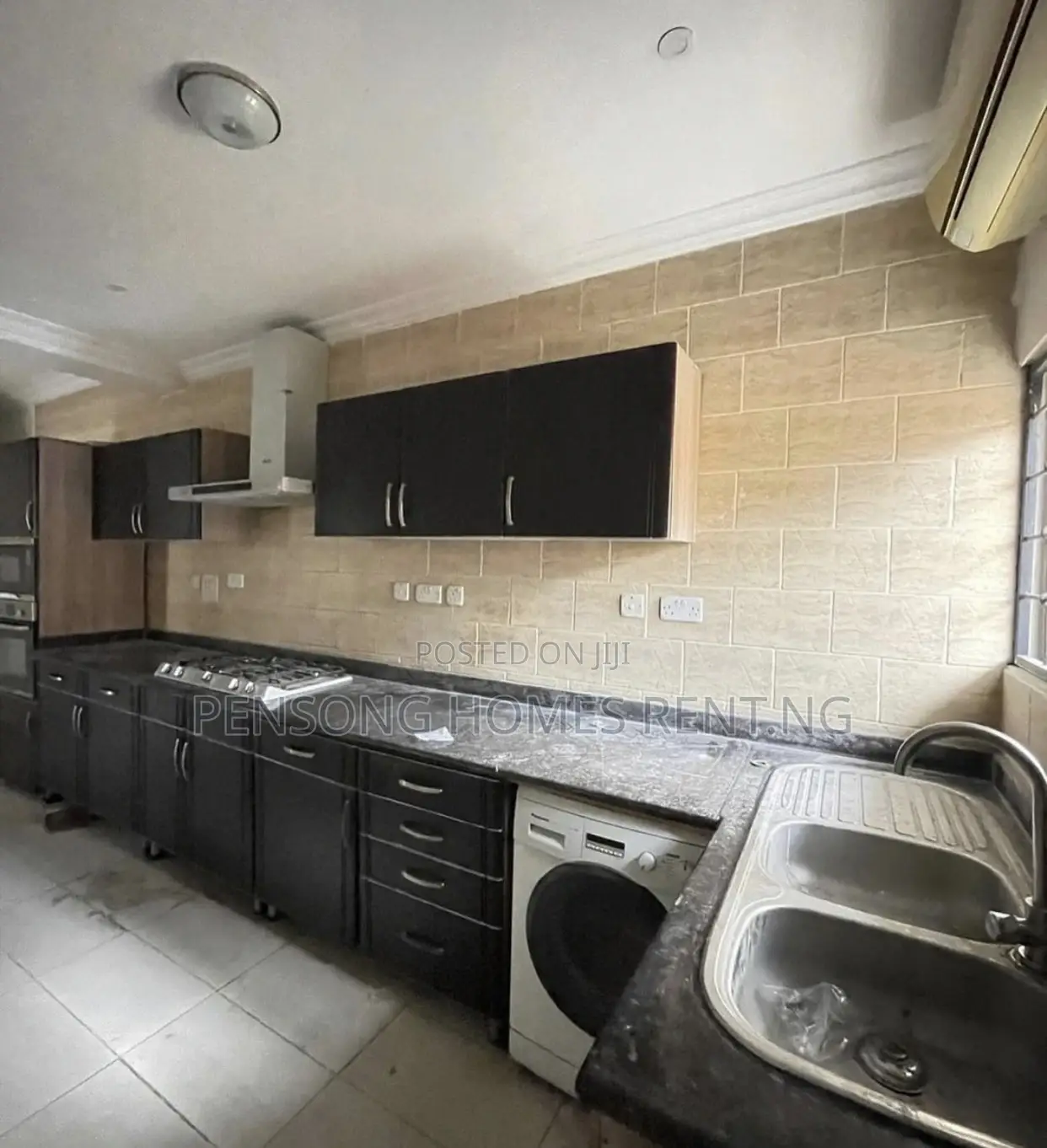 8bdrm Apartment in Lekki Phase 1 for rent in Lekki Phase 1