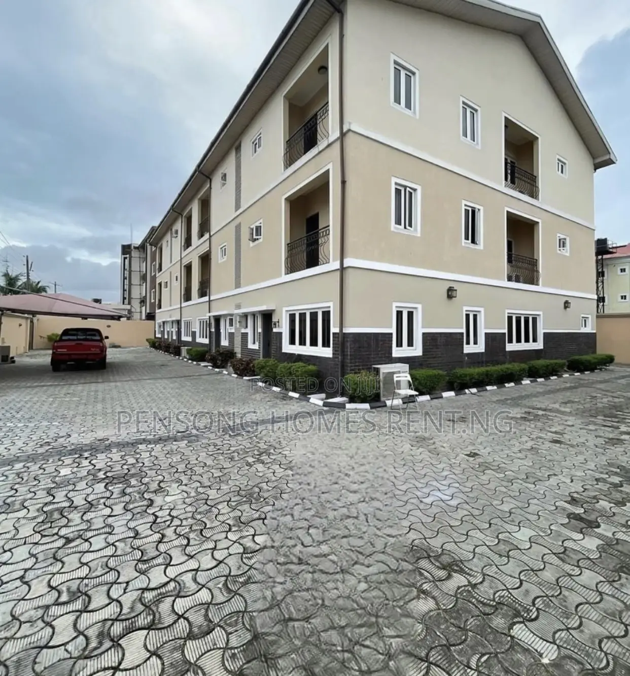 8bdrm Apartment in Lekki Phase 1 for rent in Lekki Phase 1
