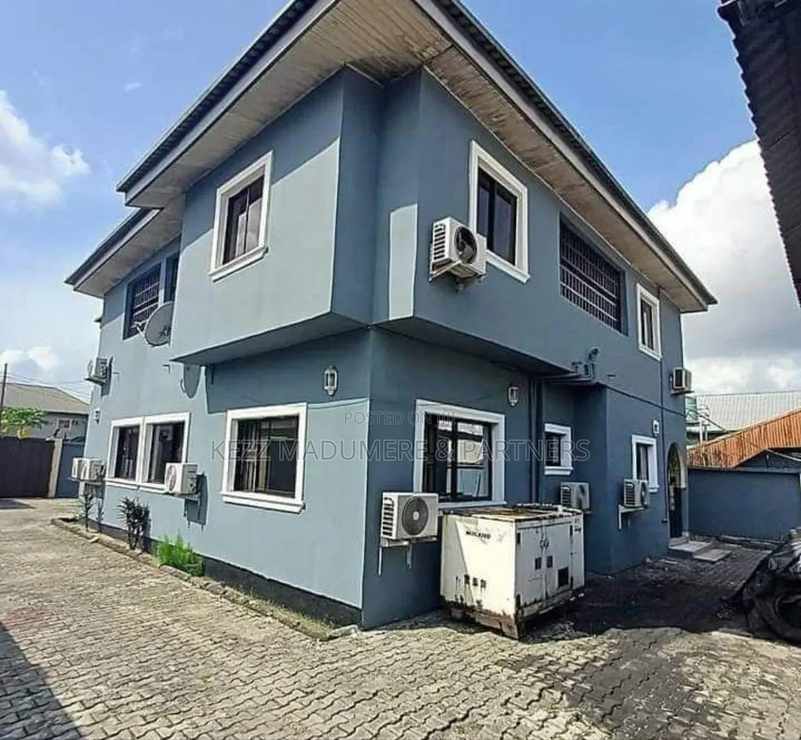 8bdrm Duplex in Dr Peter Odili, for sale in Port-Harcourt