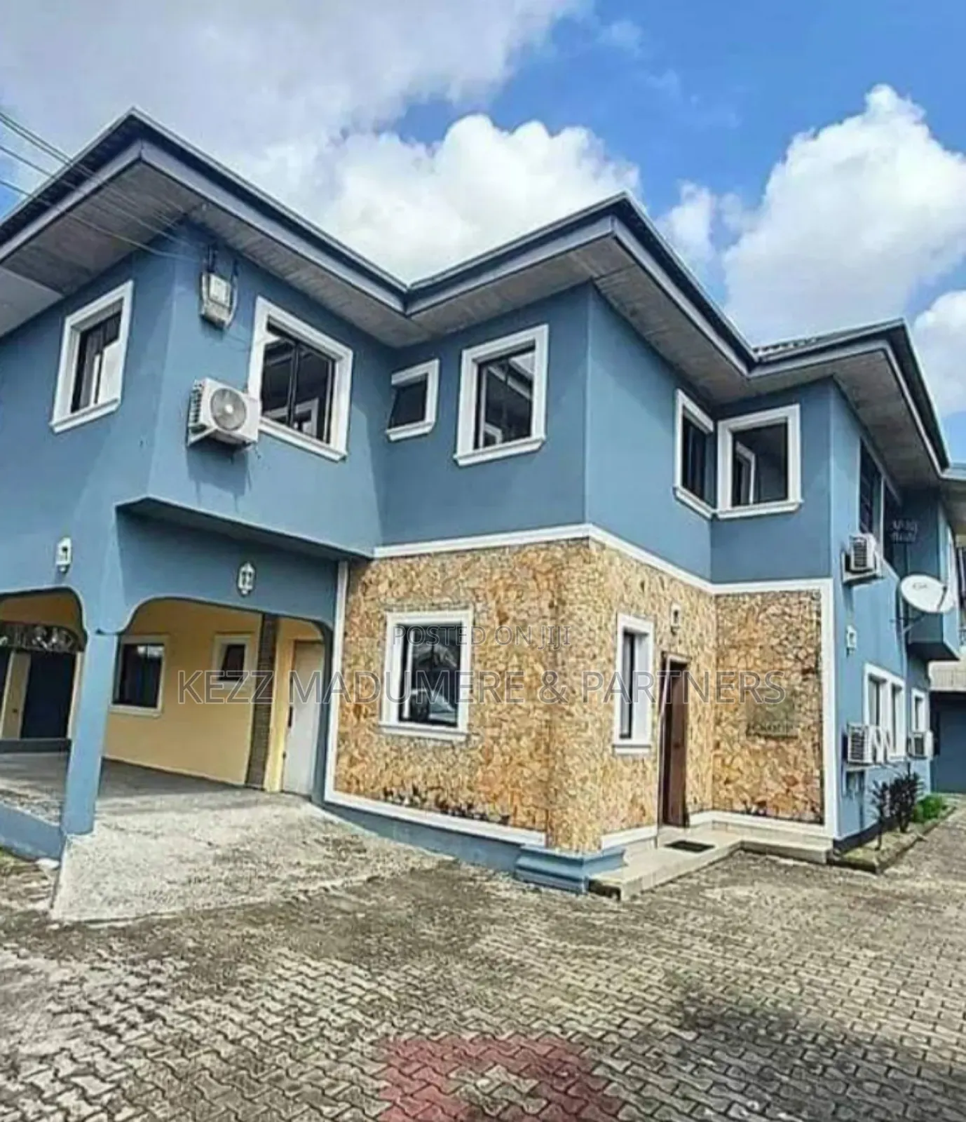 8bdrm Duplex in Dr Peter Odili, for sale in Port-Harcourt