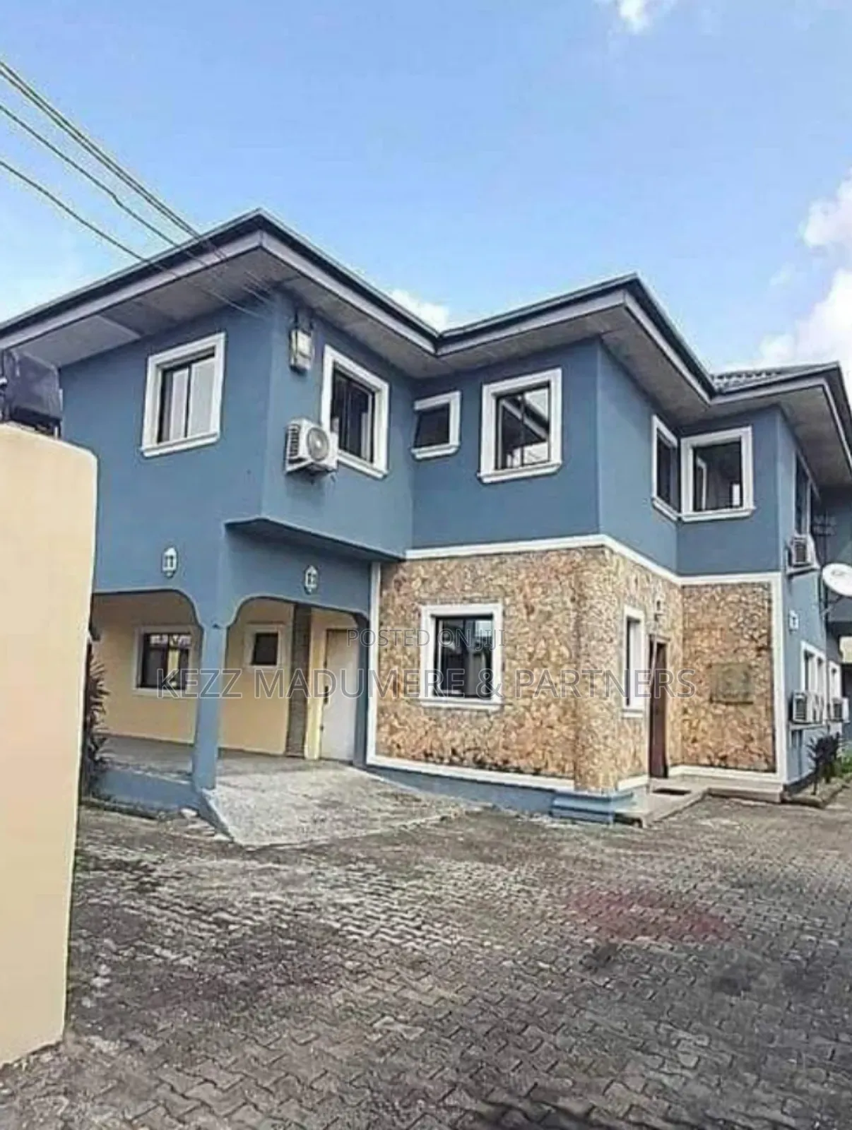 8bdrm Duplex in Dr Peter Odili, for sale in Port-Harcourt