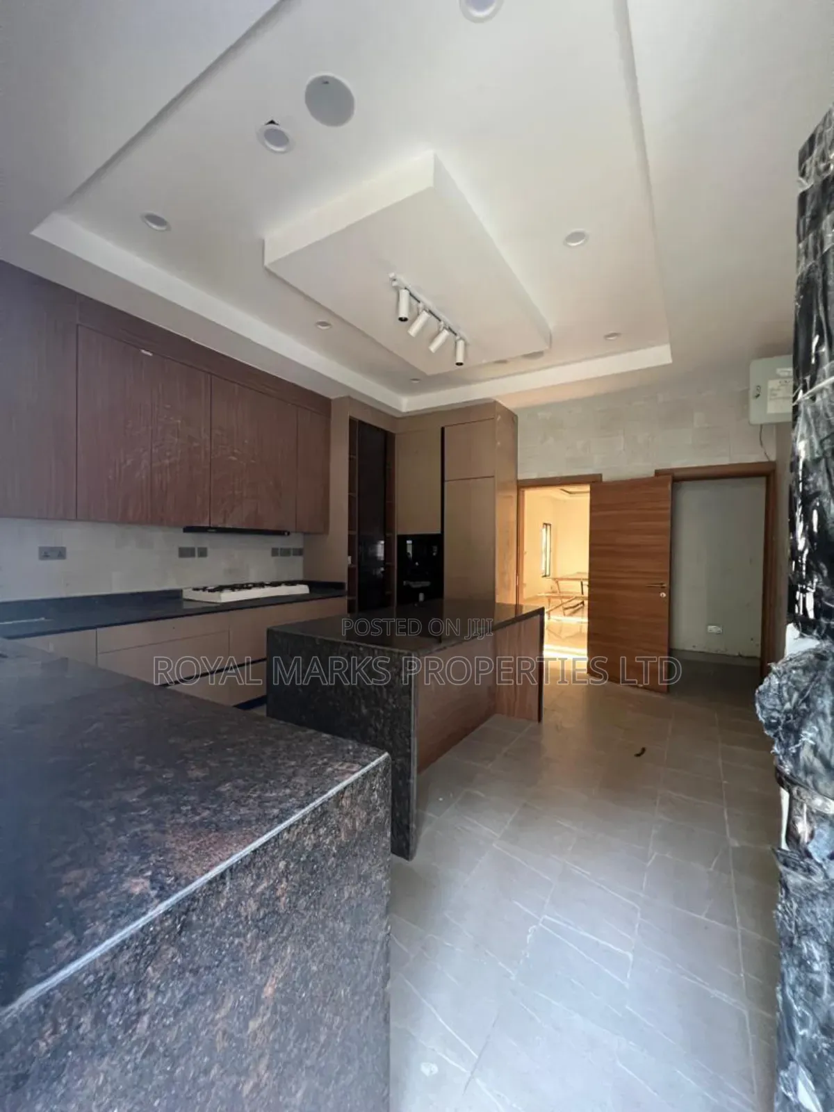 4bdrm Duplex in Zone 7 / Wuse for sale in Zone 7 / Wuse