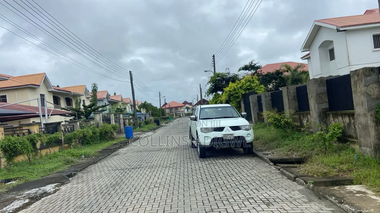 400sqm Land in Crown Estate for Sale in Crown Estate