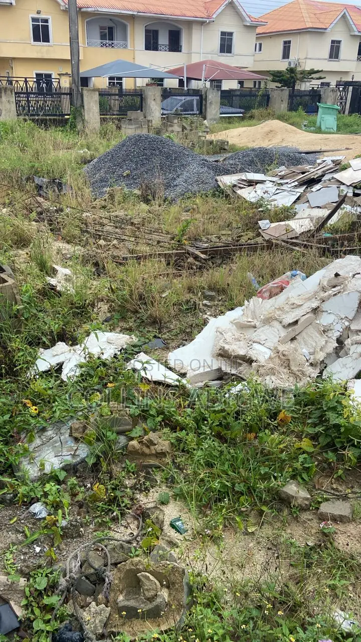 400sqm Land in Crown Estate for Sale in Crown Estate