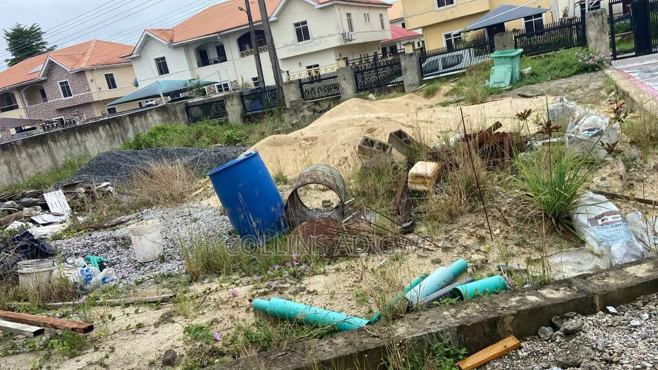 400sqm Land in Crown Estate for Sale in Crown Estate