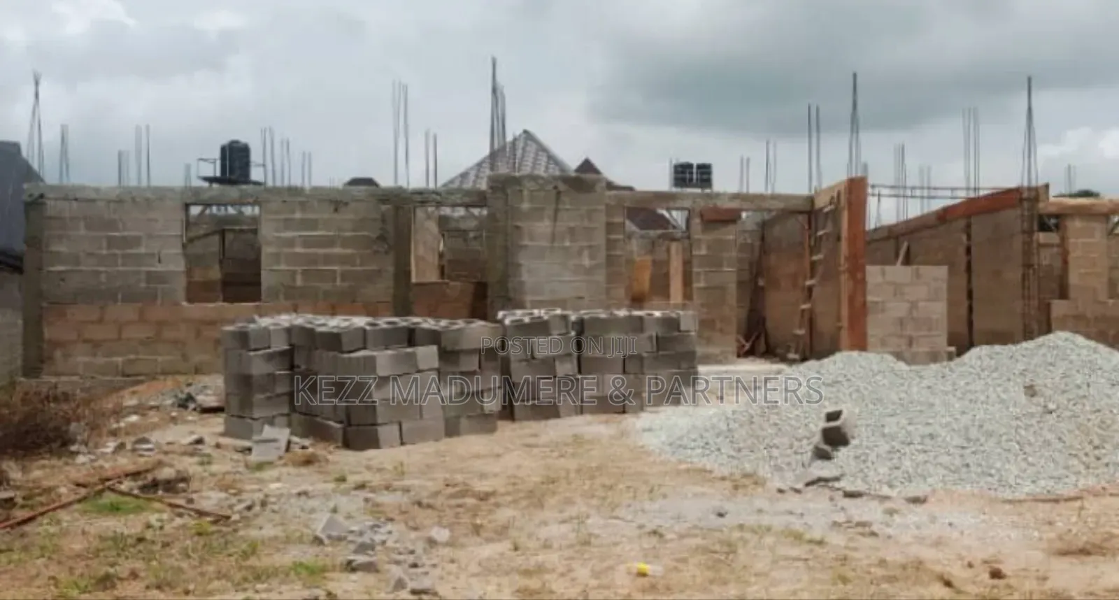 For Sale : 21⁄2 Plots With Uncompleted Structure in Ebonyi in Abakaliki
