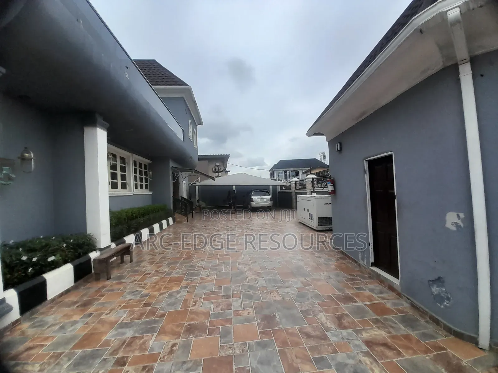 10bdrm Duplex in Ago Palace for sale in Ago Palace