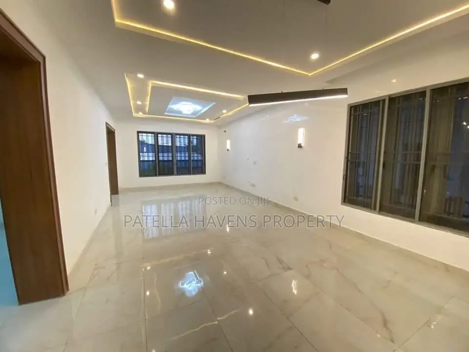 5bdrm Duplex in Wuye for sale in Wuye