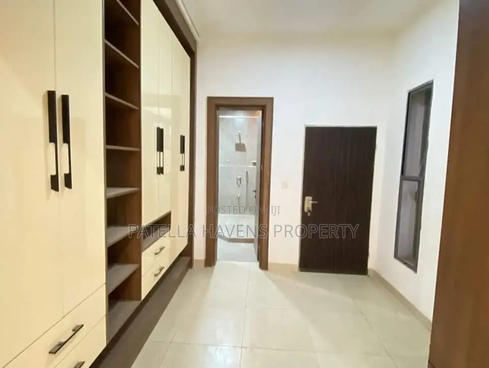 5bdrm Duplex in Wuye for sale in Wuye