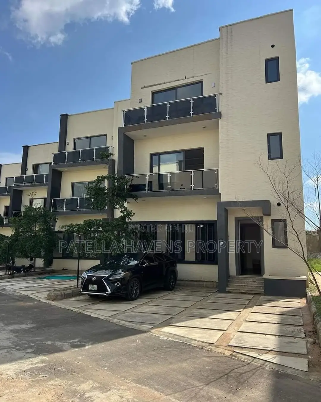 4bdrm Duplex in Karmo for sale in Karmo