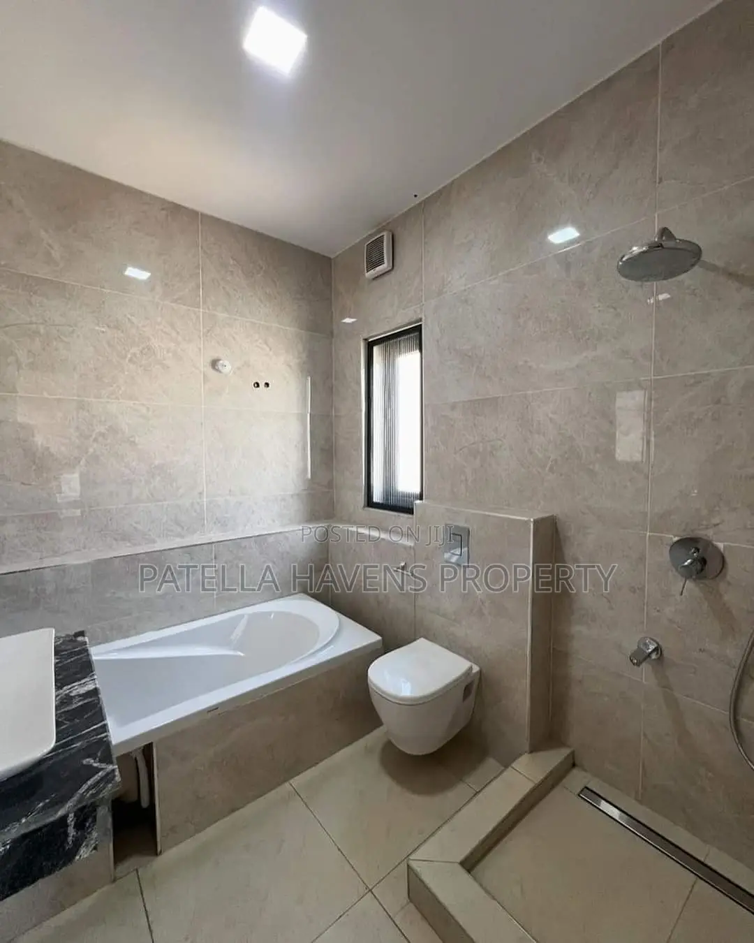 4bdrm Duplex in Karmo for sale in Karmo