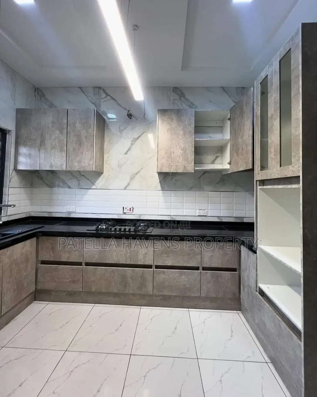 4bdrm Duplex in Karmo for sale in Karmo