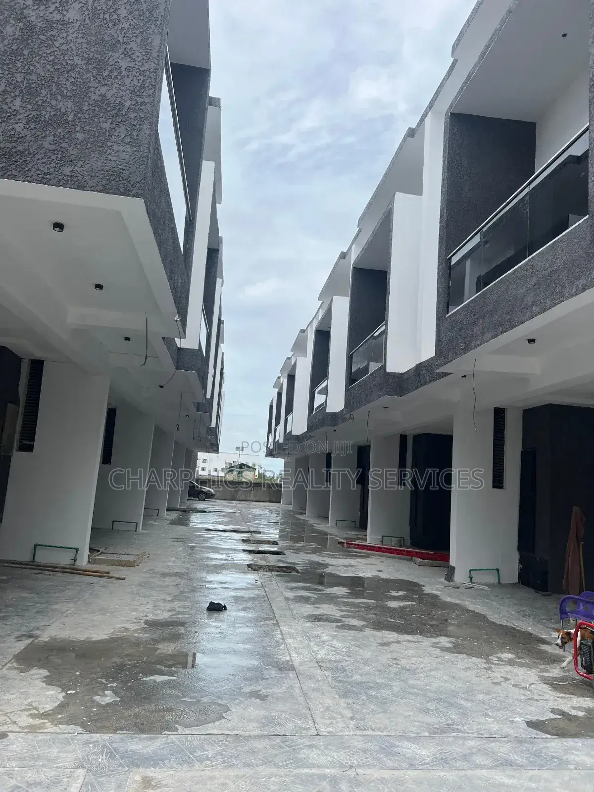 4bdrm Duplex in Ikota for sale in Ikota