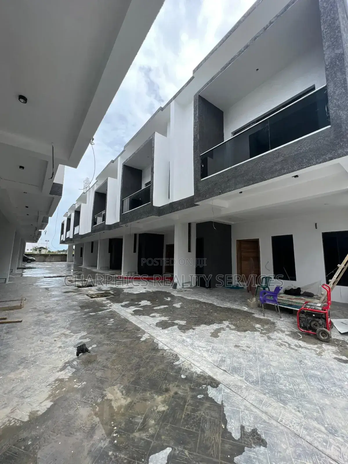 4bdrm Duplex in Ikota for sale in Ikota