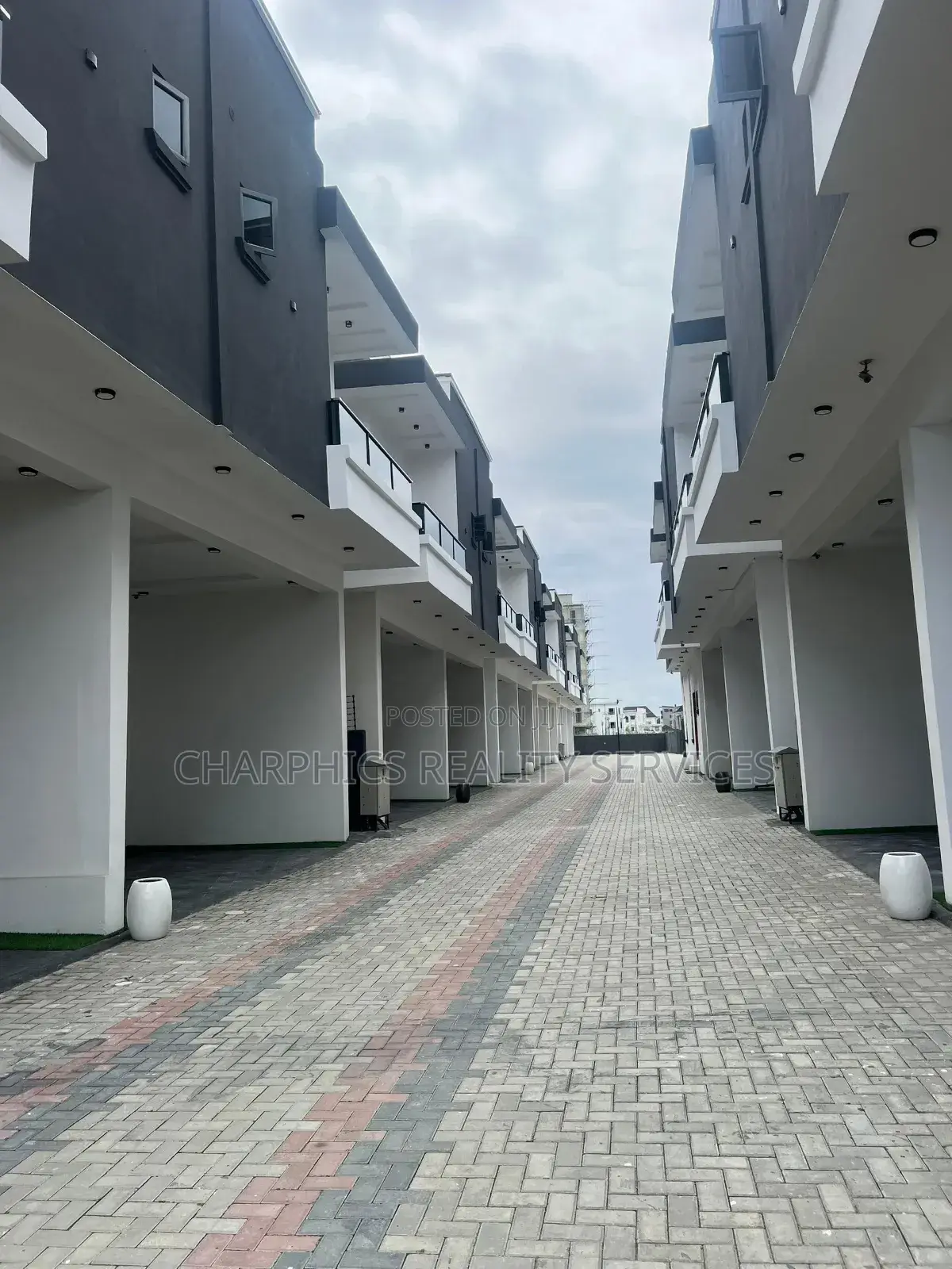 4bdrm Duplex in Ikate for sale in Ikate