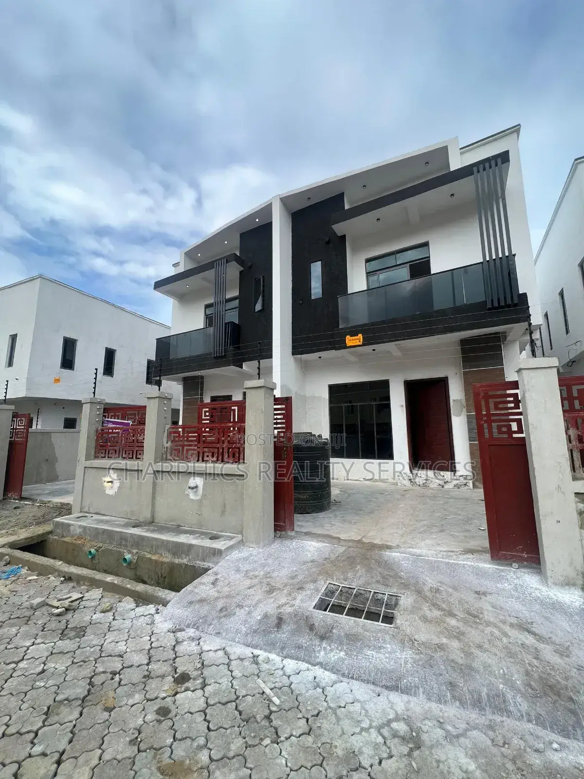 4bdrm Duplex in Ikota for sale in Ikota