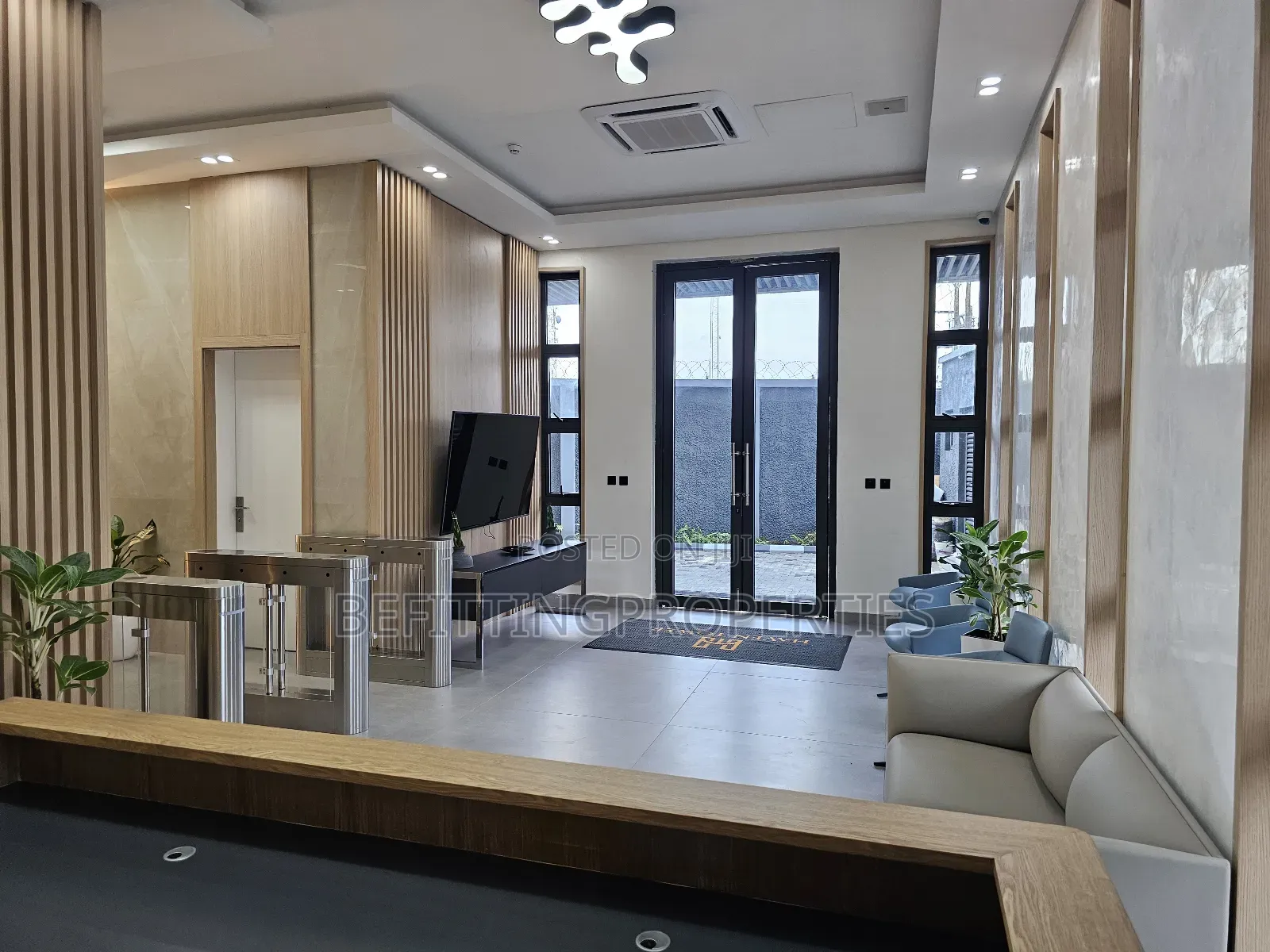 Very Clean 260sqm Office Space in Ikeja for Rent in Alausa