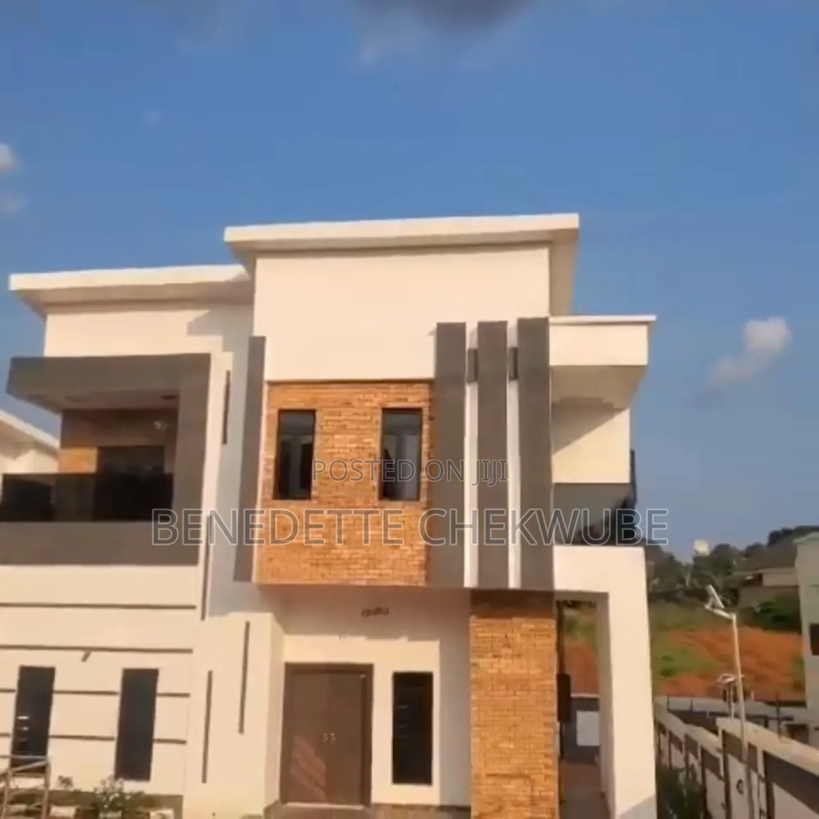5bdrm Duplex in Bricks, Enugu for sale in Enugu