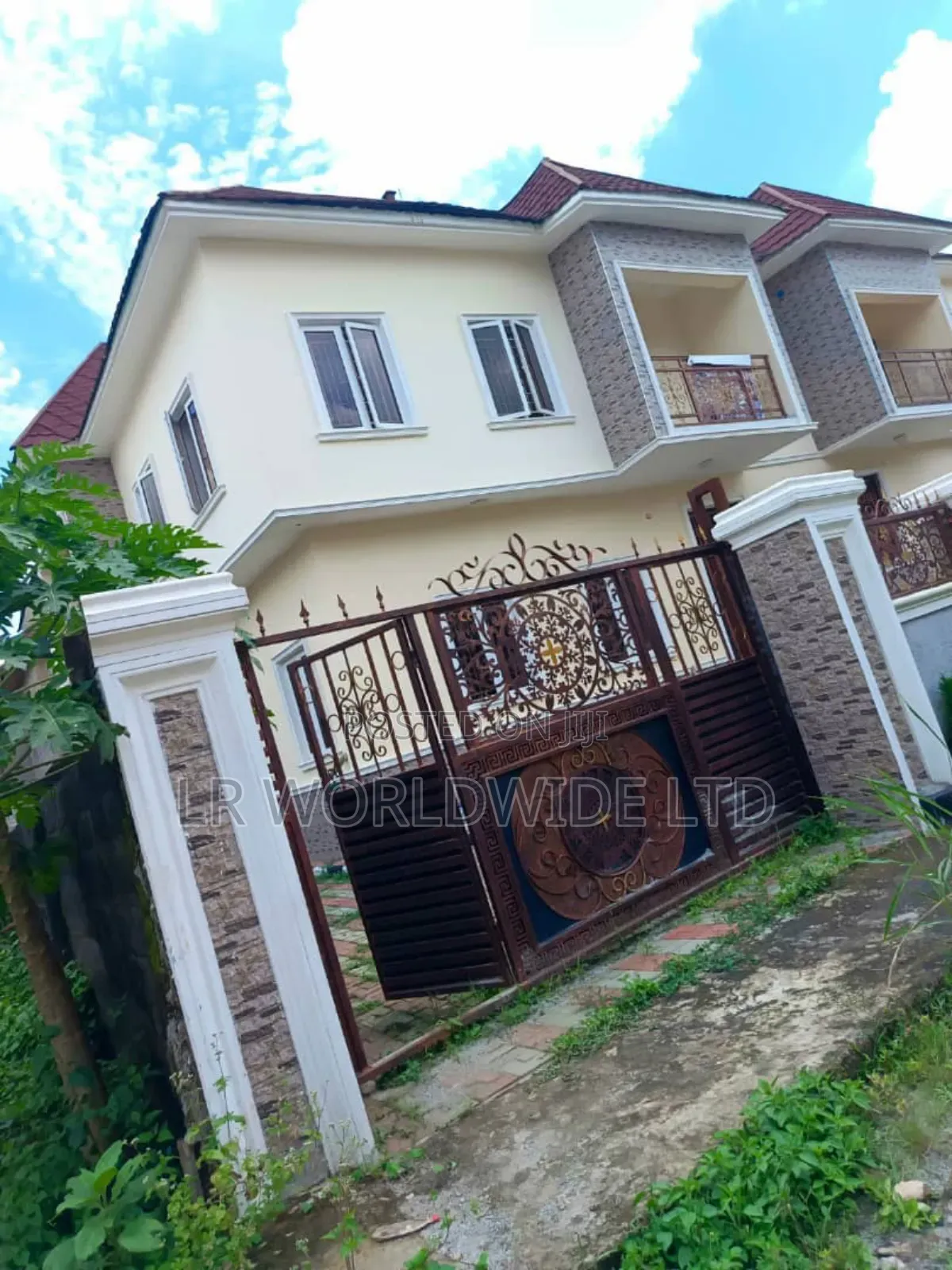 4bdrm Duplex in Lugbe District for sale in Lugbe District