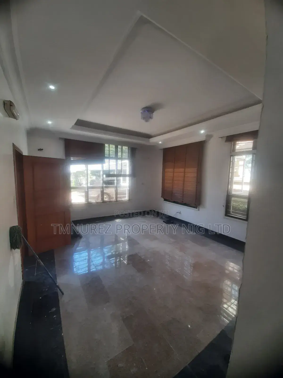 Mini Flat in Cartingate, Chevron for rent in Chevron