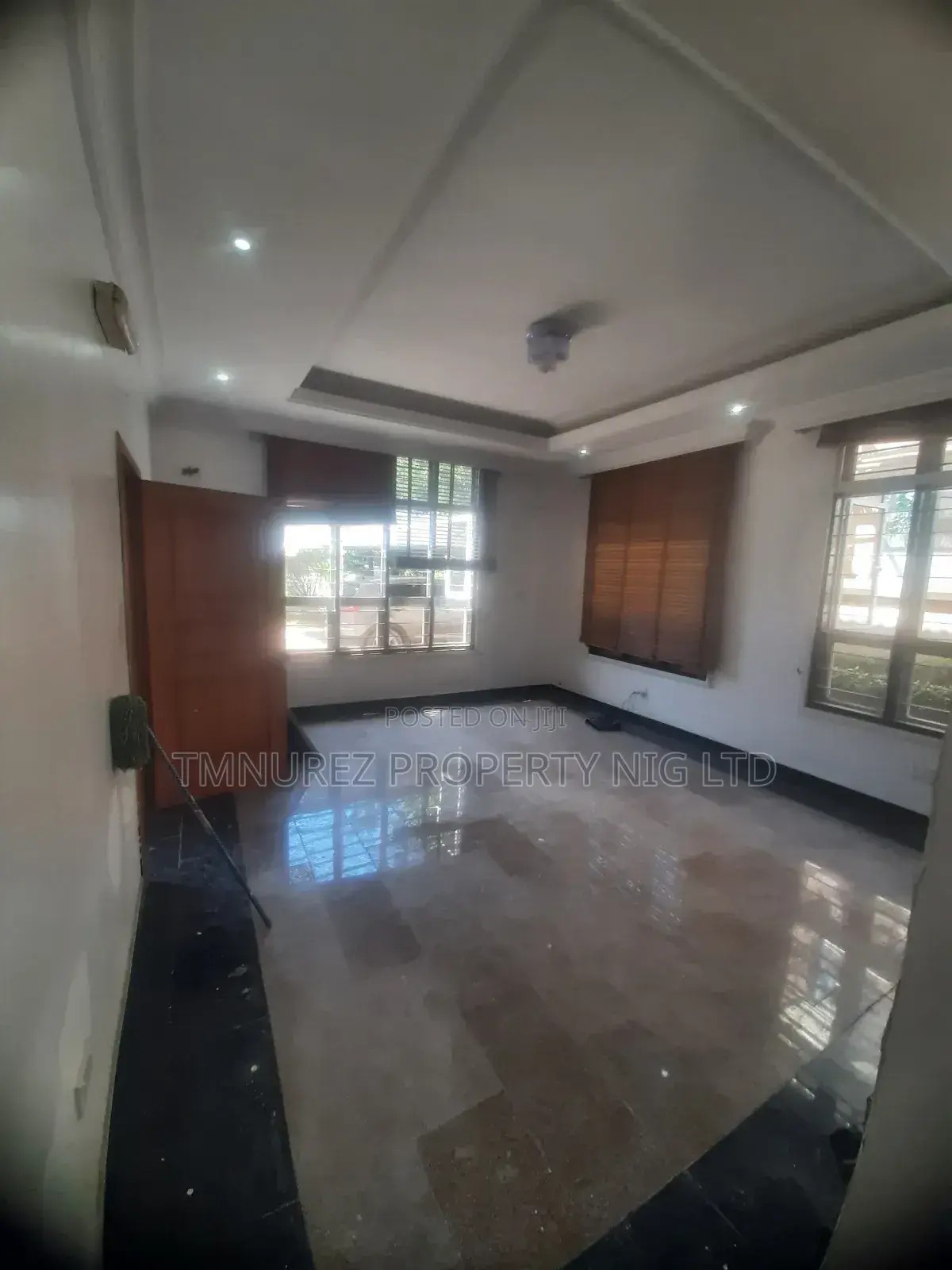 Mini Flat in Cartingate, Chevron for rent in Chevron