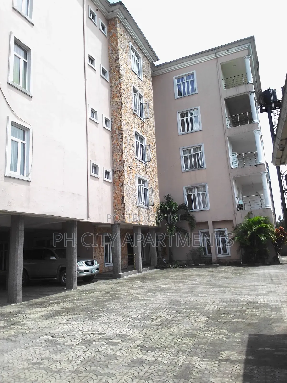 2bdrm Block of Flats in Old GRA for rent in Old GRA