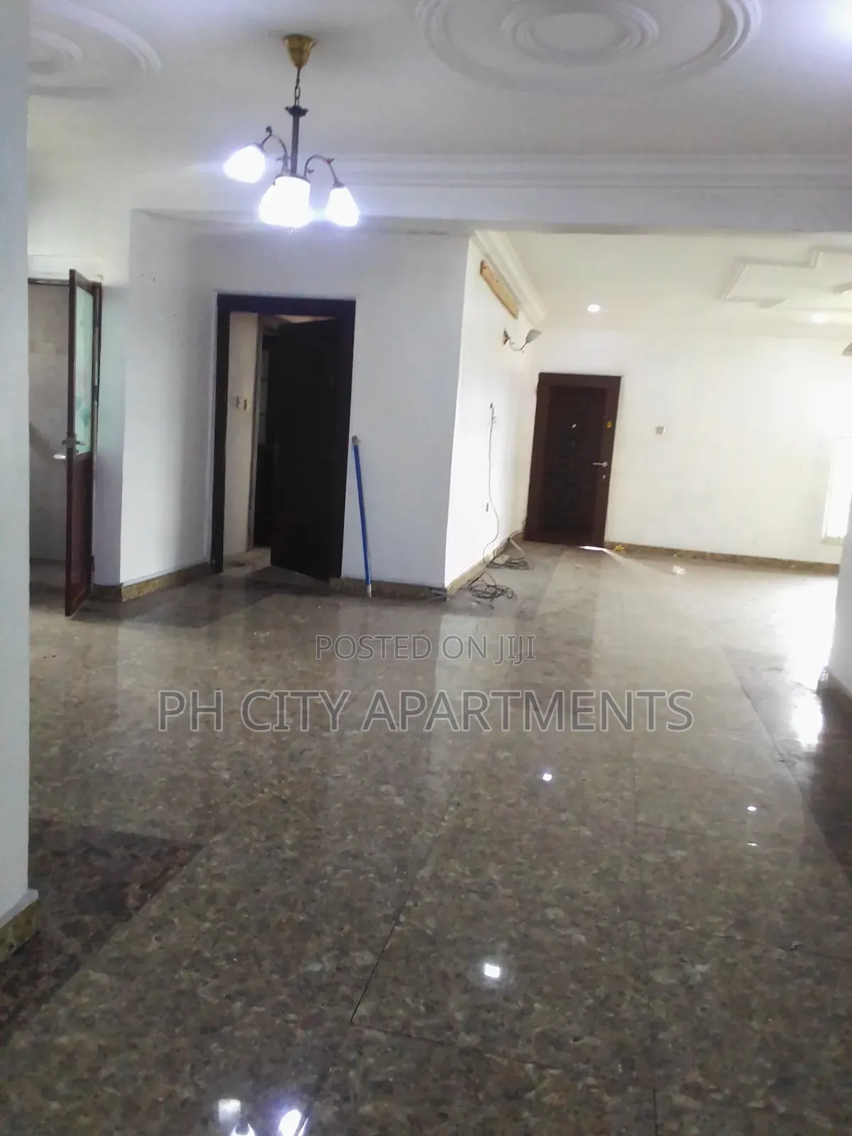 2bdrm Block of Flats in Old GRA for rent in Old GRA