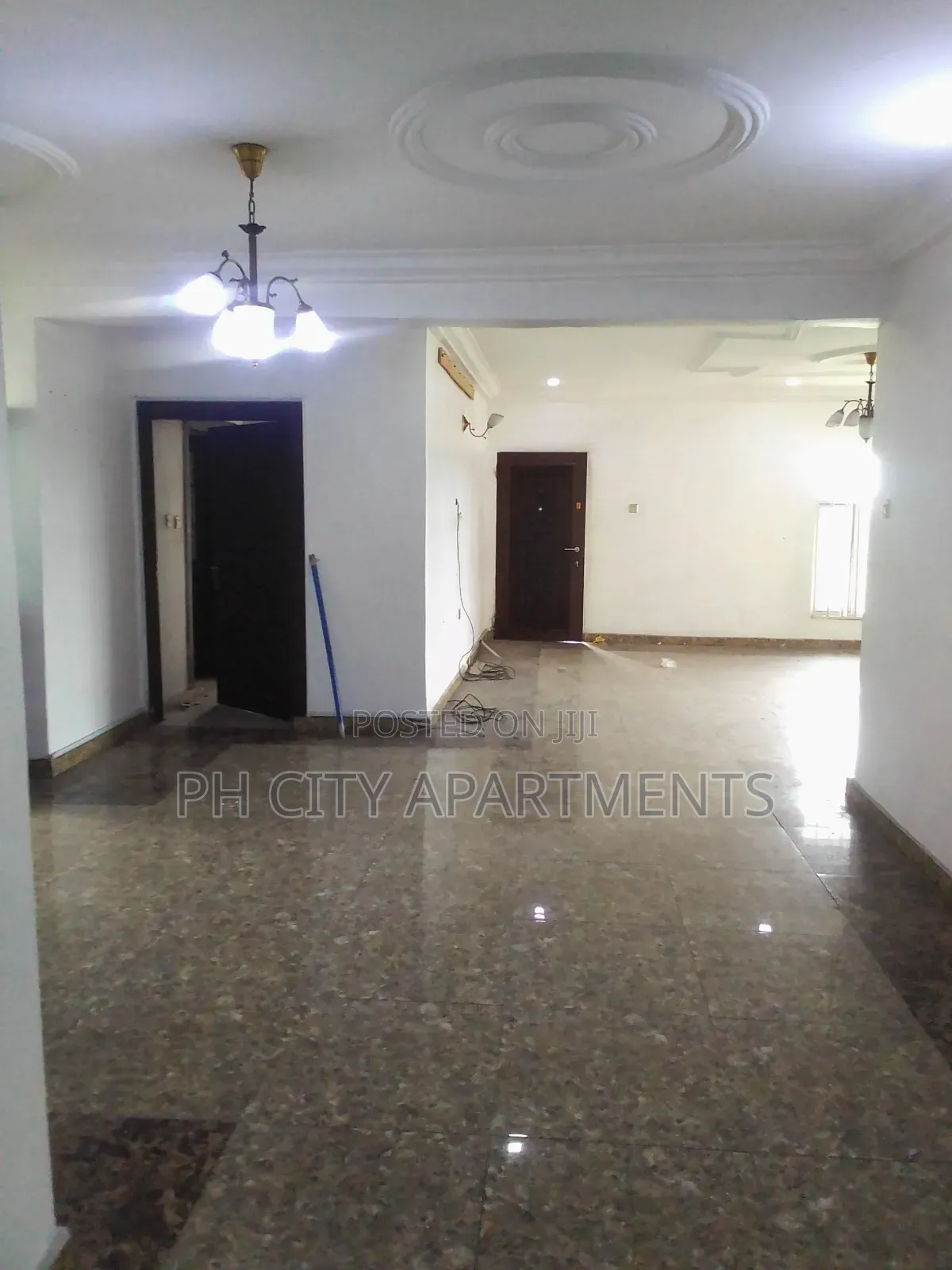 2bdrm Block of Flats in Old GRA for rent in Old GRA