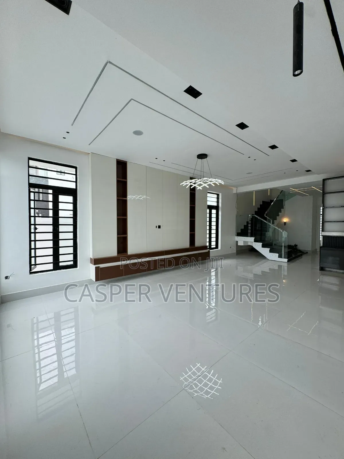 5bdrm Duplex in Phase 1 for sale in Lekki Phase 1