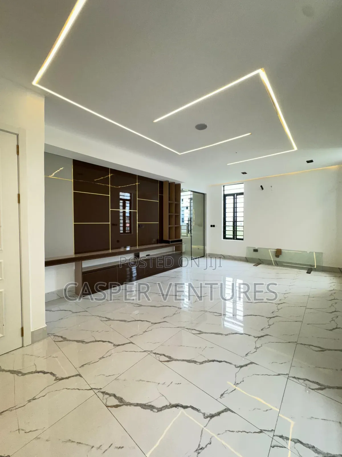 5bdrm Duplex in Phase 1 for sale in Lekki Phase 1