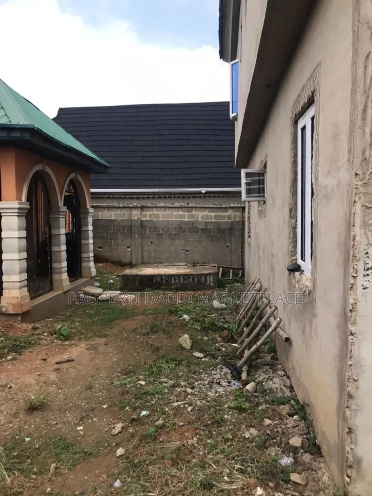 5bdrm Block of Flats in Ayobo for sale in Ayobo