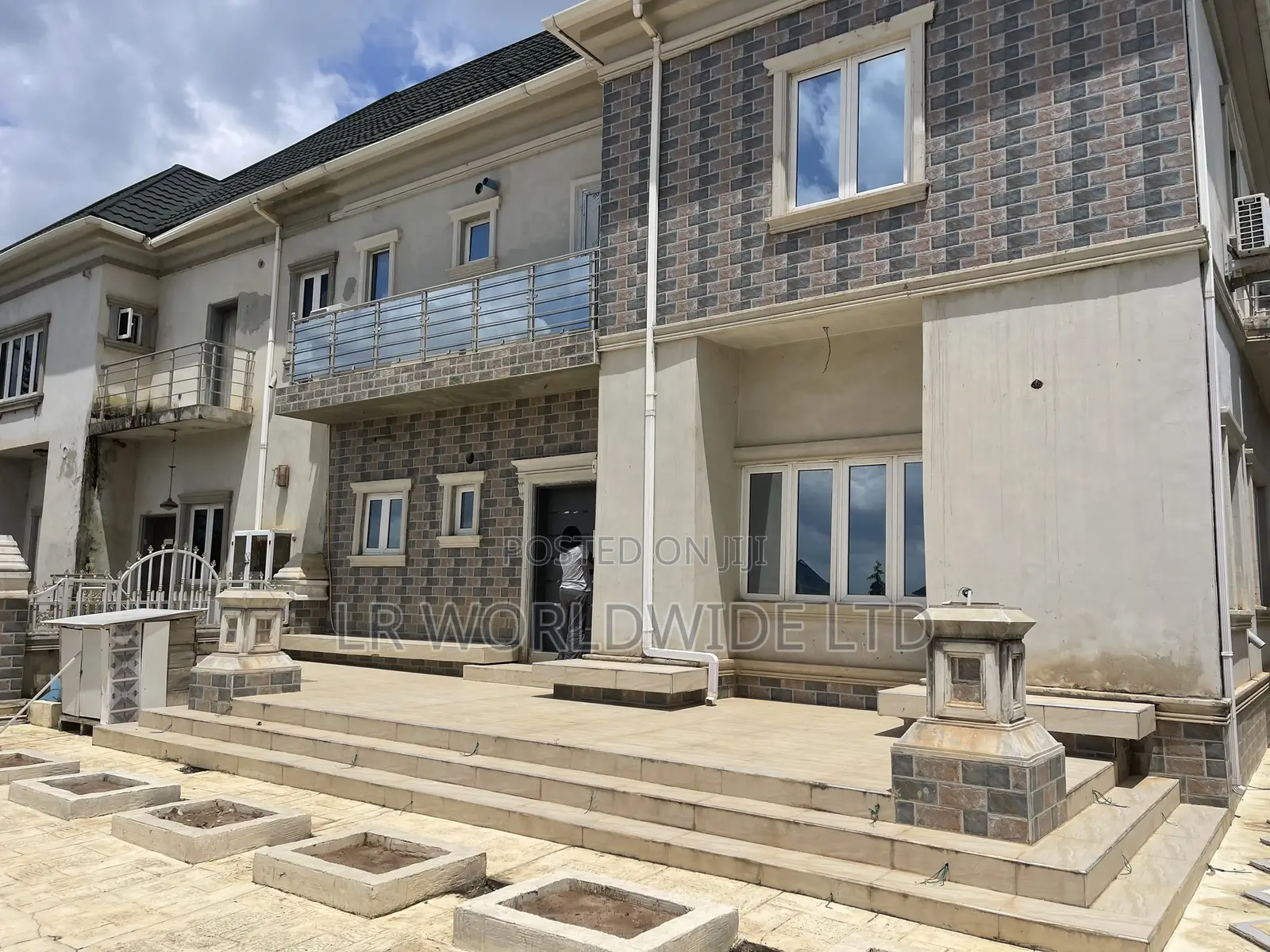 3bdrm Duplex in River Park, Lugbe District for sale in Lugbe District