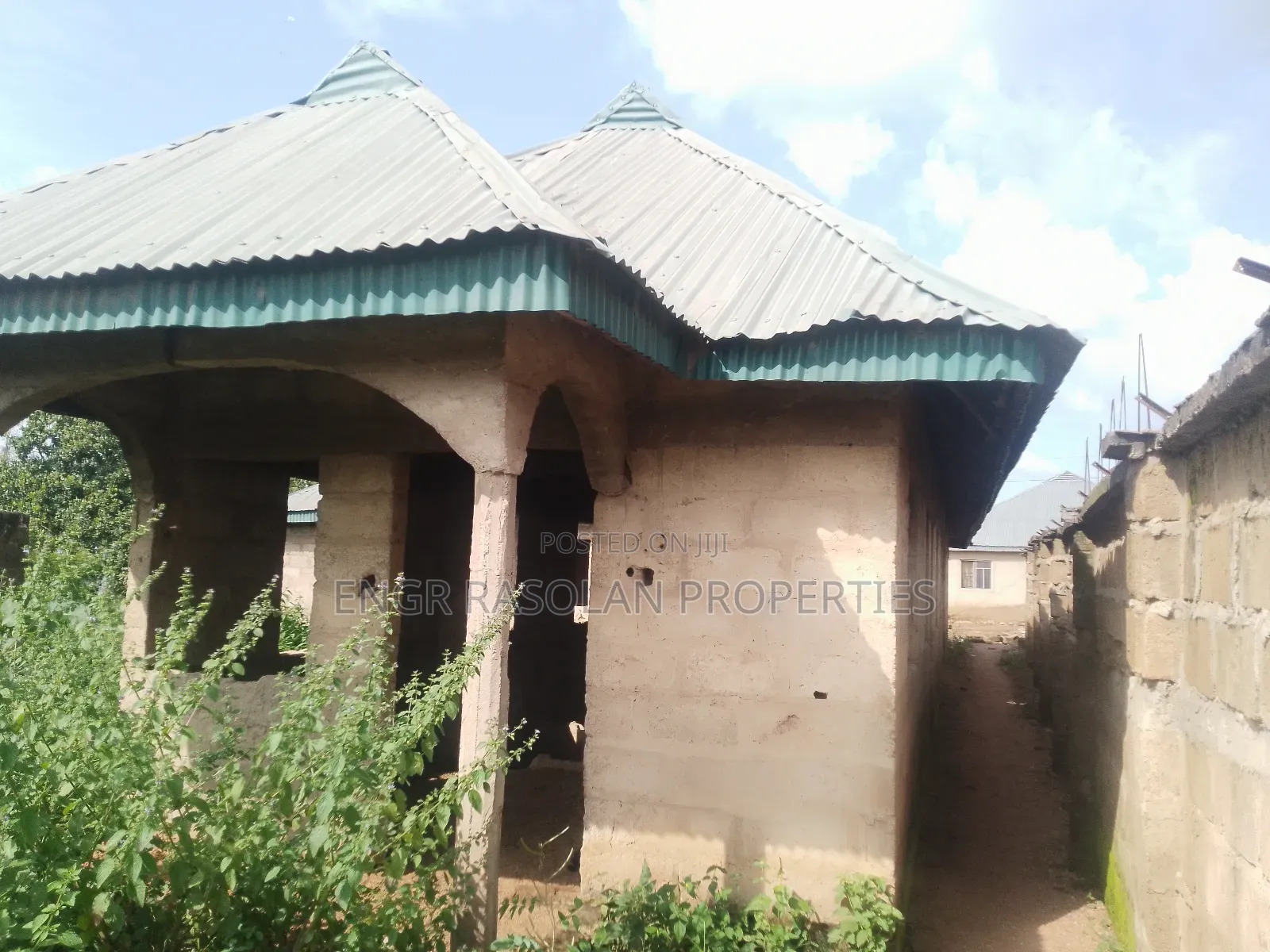2bdrm Block Of Flats In Idofian, Ifelodun-kwara For Sale in Ifelodun-Kwara