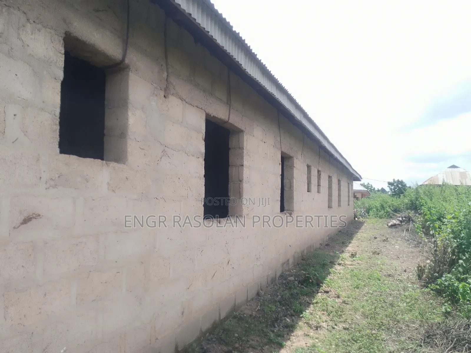 For Sale 10 Rooms Hostel Uncompleted in Irepodun-Kwara