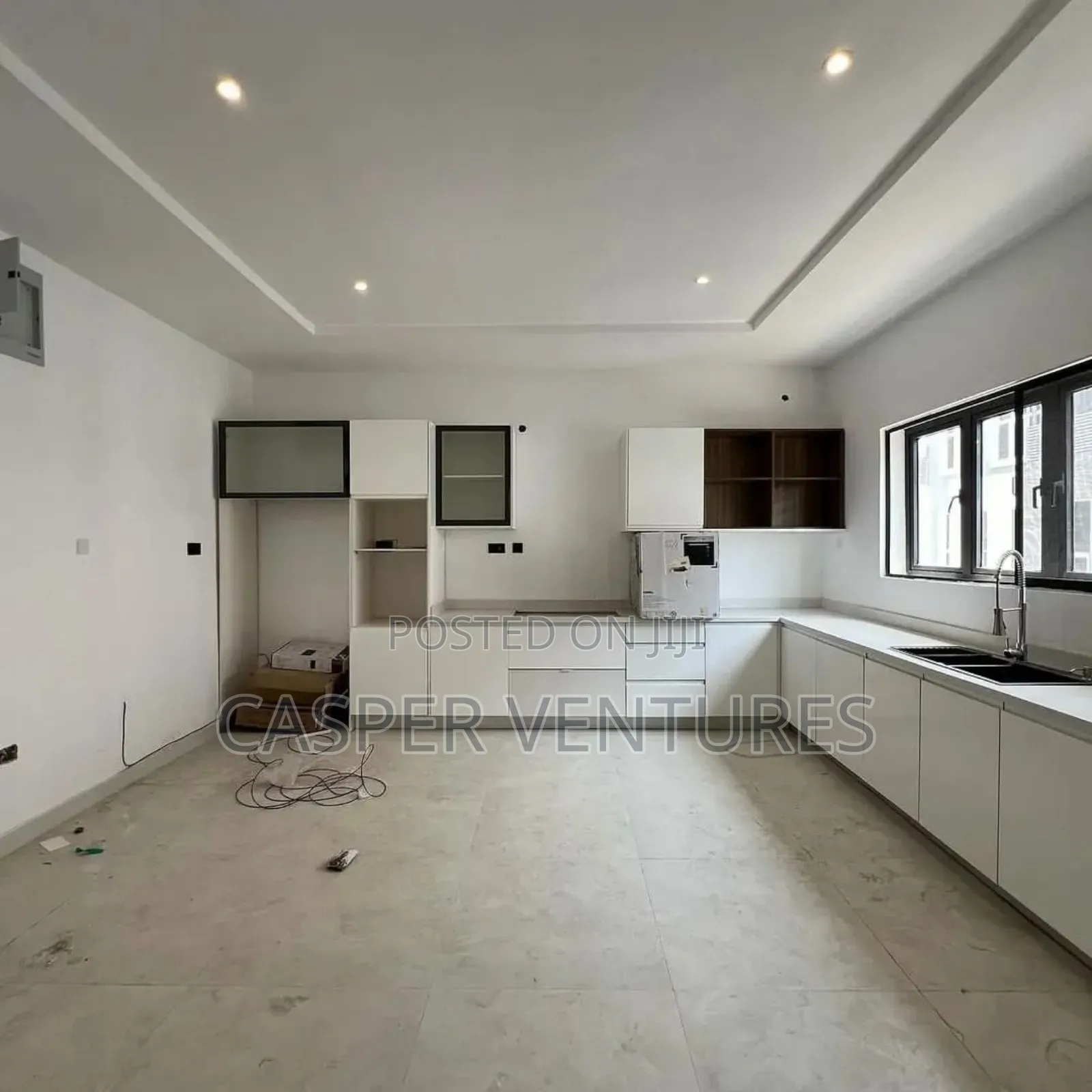 4bdrm Townhouse/Terrace in Londer, Lekki Phase 1 for sale in Lekki Phase 1